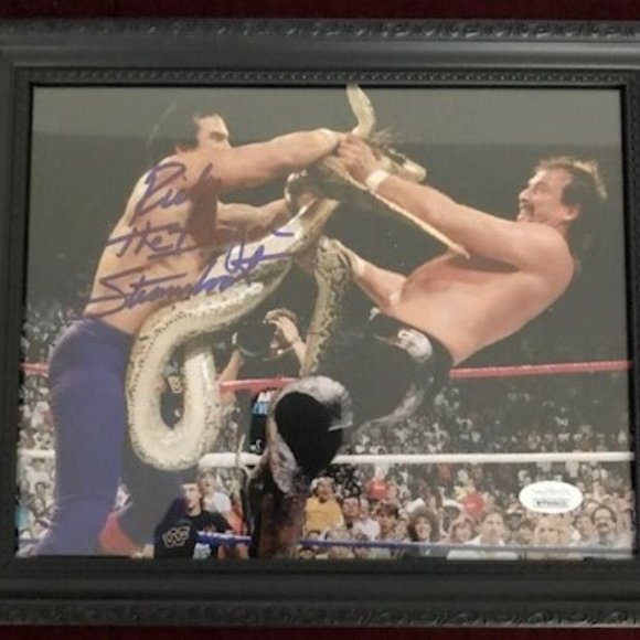 FRAMED WWE WRESTLING LEGEND JSA CERTIFIED COA Auto Photo RICKY Dragon STEAMBOAT - Picture 1 of 3